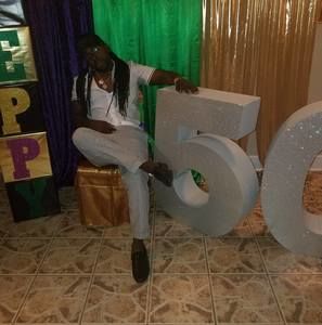 Meet your Posher, Carlos